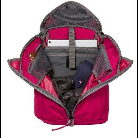 Mystery Ranch Urban Assault Backpack 18L Magenta - Picture 4 of 5